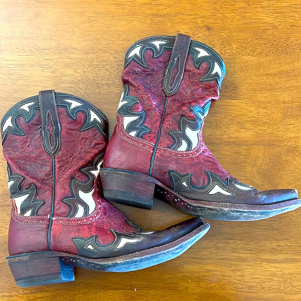 *Red* Ariat Boots